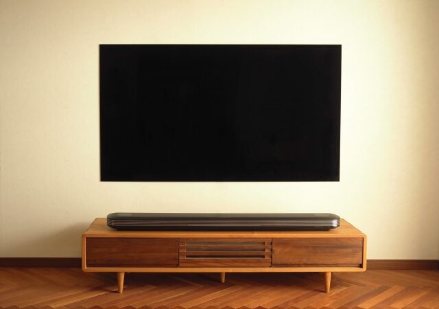 壁掛けテレビはやめとけ？後悔の原因と失敗しないための全対策まとめ 